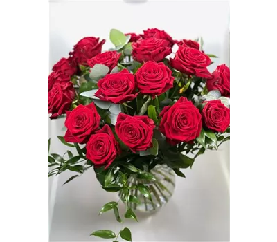 Rosenstrauß rot - 19 Stück