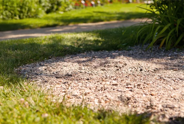 Wege im Garten