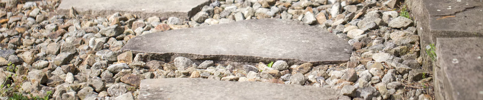Wege im Garten